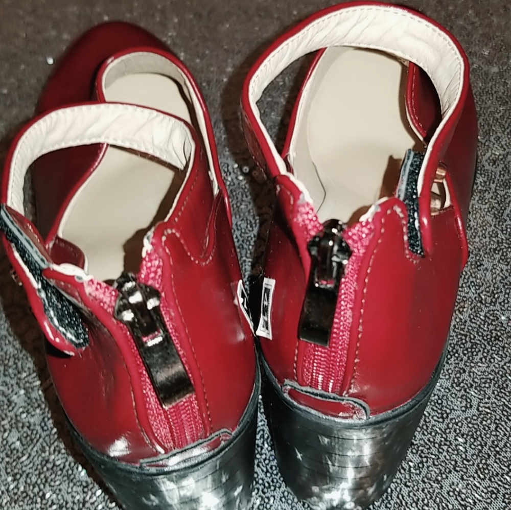 BURGUNDY PLATFORM HEELS